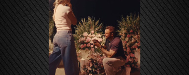 Ο Έλληνας σύντροφoς της Σαμπαλένκα υπέκυψε στις... πιέσεις και της έκανε πρόταση γάμου, δείτε βίντεο