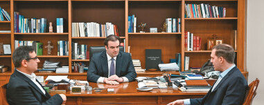 O Κυριάκος Πιερρακάκης στο ΘΕΜΑ για τον πόλεμο: Εδώ είμαστε,  αν συνεχιστεί η κρίση θα  παρέμβουμε 