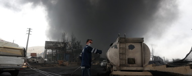 Axios: Οι ΗΠΑ διαφώνησαν με το Ισραήλ για τους βομβαρδισμούς σε δεξαμενές πετρελαίου στην Τεχεράνη, τι φοβάται η Ουάσινγκτον