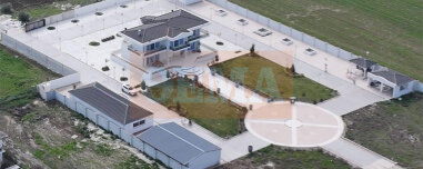 Στη φυλακή τέσσερα μέλη της οικογένειας Ρομά με το ελικοδρόμιο για την απάτη με τις χρυσές λίρες στη Λάρισα