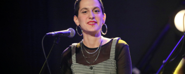 Το viral τραγούδι της Μαριάνας Κατσιμίχα αλλάζει τίτλο έπειτα από επιθυμία του γιου του Μάνου Χατζιδάκι