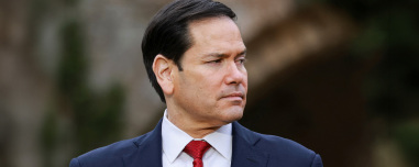 Ρούμπιο για Ιράν: Μπορούμε να πετύχουμε τους στόχους μας χωρίς χερσαία επιχείρηση - Η Τεχεράνη έπληξε αμερικανικό ιπτάμενο τάνκερ σε σαουδαραβική βάση