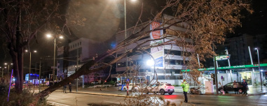 Δύσκολη νύχτα λόγω της κακοκαιρίας Erminio: Προβλήματα σε βόρεια και ανατολική Αττική, πλημμύρες στον Πόρο, δείτε βίντεο