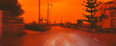 «Πνίγηκαν» από την αφρικανική σκόνη Κρήτη και Κυκλάδες: Προβλήματα σε πτήσεις, δεμένα πλοία στα λιμάνια λόγω θυελλωδών ανέμων, δείτε βίντεο