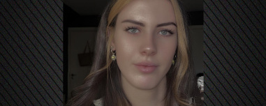 Πήγε το revenge porn σε άλλο επίπεδο: 24χρονη στη Βρετανία έστειλε γυμνή φωτογραφία του πρώην της στη μάνα του