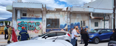 Συνελήφθη ο εργολάβος για το μπαλκόνι που κατέρρευσε και σκότωσε γυναίκα στον Κόρινθο, αναζητούνται μηχανικός, ιδιοκτήτρια και εργάτες