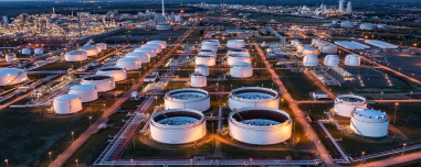 Οι τιμές τραβούν την ανηφόρα σε πετρέλαιο - αέριο, καθώς ο Τραμπ απειλεί και οι Ιρανοί στήνουν ανθρώπινες ασπίδες: Πού ποντάρουν οι αγορές