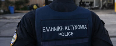 Αθώα για τους βιασμούς των παιδιών λόγω «αδυναμίας αντίληψης του αδίκου» η πρώην σύζυγος του αστυνομικού της Βουλής