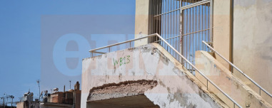 Πώς έγινε το ατύχημα με τη 13χρονη που έπεσε από το μπαλκόνι σχολείου στο Χαϊδάρι, σοκαρισμένοι οι συμμαθητές της