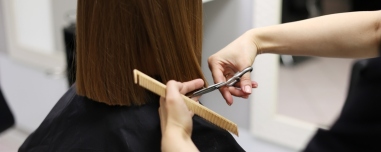 Κομμώτρια με… χρυσά ψαλίδια στα χέρια της ΑΑΔΕ: Εκρυψε από την εφορία σχεδόν 500.000 ευρώ