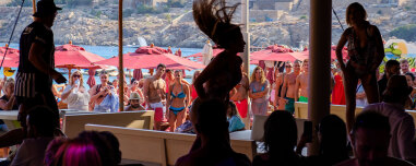 «Ροζ» σκάνδαλο στη Serie A: Η εγκληματική οργάνωση με τις συνοδούς πολυτελείας είχε απλώσει τα δίχτυα της και στη Μύκονο