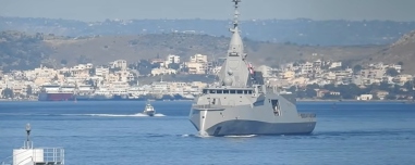Στον Πειραιά για πρώτη φορά η φρεγάτα Κίμων, αύριο το πρωί θα την επισκεφθούν Μητσοτάκης - Μακρόν
