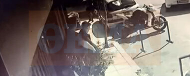 Τον αναζητούσαν στα Πατήσια, είχε φτάσει στην Πάτρα και θα έφευγε για Στρασβούργο: Η στιγμή της σύλληψης του 89χρονου πιστολέρο που «λύσσαξε και δάγκωσε»