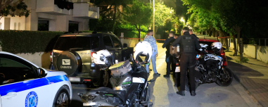 Ψάχνουν τι όπλισε το χέρι του 57χρονου που πυροβόλησε τη σύζυγό του και μετά αυτοκτόνησε στον Χολαργό: Οι δύο κρότοι και η κραυγή «βοήθεια» που ακούστηκε