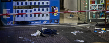Δείτε βίντεο από το αιματηρό επεισόδιο στα Πατήσια - Ανάμεσα στους συλληφθέντες νταής που είχε μαχαιρώσει επιχειρηματία για ουρά σε καντίνα
