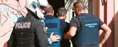Οι «15 οικογένειες» της Κρήτης - Όπλα, εκβιασμοί, ΟΠΕΚΕΠΕ και ομερτά