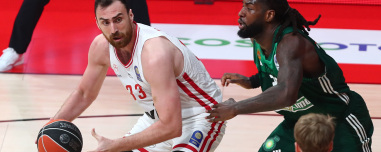 Ολυμπιακός - Παναθηναϊκός 81-72 (Δ΄ περίοδος): Φουλάρουν για τον τίτλο οι Πειραιώτες, live ο 5ος τελικός 
