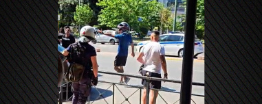 «Τον σκοτώσαμε; Καλά του κάναμε!»: Επίθεση στις κάμερες από συγγενείς του καταδικασμένου για τον θάνατο του 11χρονου Μάριου 