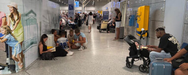 Ντόμινο οι καθυστερήσεις στο Ελ. Βενιζέλος, έως και πάνω από μία ώρα - Χωρίς τέλος η ταλαιπωρία των ταξιδιωτών, δείτε φωτό και βίντεο