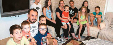 Είδος υπό εξαφάνιση οι υπερπολύτεκνοι στην Ελλάδα που γερνάει: Τα... δύο ταψιά μεσημεριανό, τα επιδόματα, η καθημερινότητά τους