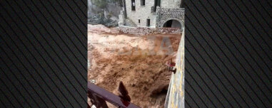 Καταρρακτώδης βροχή στη Μάνη: Γυναίκα χτυπήθηκε από κεραυνό μέσα στο αυτοκίνητό της – Χείμαρροι οι δρόμοι, νερά μπήκαν σε σπίτια, εγκλωβίστηκαν οδηγοί