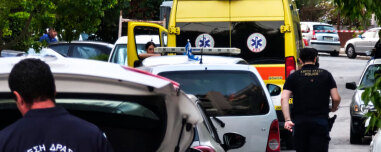 Θρίλερ στη Νέα Σμύρνη: Άνδρας και γυναίκα βρέθηκαν νεκροί από πυροβολισμούς στην είσοδο πολυκατοικίας