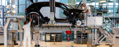 Volkswagen σε ιστορική κρίση: Ο κινεζικός εφιάλτης χτυπά την καρδιά της γερμανικής βιομηχανίας, 100.000 θέσεις εργασίας στον αέρα