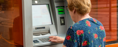 Χωρίς οικονομικά κριτήρια η ενίσχυση των 400 ευρώ σε 2.2 εκατ. συνταξιούχους
