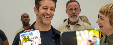 Το iPhone Duo που διπλώνει και κοστίζει 2.399 ευρώ: Επαναστάτης ή ουραγός;