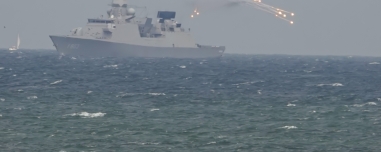 Ρωσική φρεγάτα εκτόξευσε φωτοβολίδες προς στρατιωτικό ελικόπτερο της Δανίας
