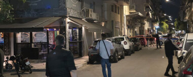 Συναγερμός στον Άγιο Παντελεήμονα: «Γάζωσαν» καφέ και τραυμάτισαν 10χρονο κορίτσι, δείτε βίντεο και φωτογραφίες