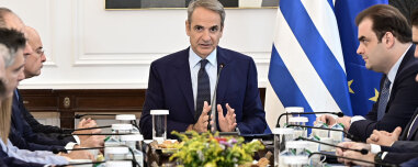 Ρυθμίσεις σε 120 δόσεις από 72, «φρένο» στους servicers και επιδότηση στα καύσιμα ανακοίνωσε ο Μητσοτάκης