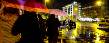 Ισχυρή βροχή στην Αθήνα, πλημμύρες σε Πειραιά, Πέραμα, Μέγαρα, Πικέρμι, συνεχίζονται οι καταιγίδες τις επόμενες ώρες στην Αττική, Red Code για 8 περιοχές