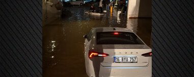 «Πνίγηκε» η Κωνσταντινούπολη: Νεκρός 14χρονος από ηλεκτροπληξία, συγκλονιστικές εικόνες και βίντεο από τις σφοδρές πλημμύρες, «φύγετε από τα υπόγεια»