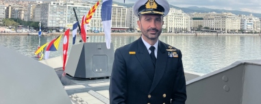 Ο κυβερνήτης της φρεγάτας «Κίμων» αποκαλύπτει τα πλεονεκτήματα των Belharra: Ο έγκαιρος εντοπισμός του εχθρού και η αντιμετώπιση επιθέσεων κορεσμού