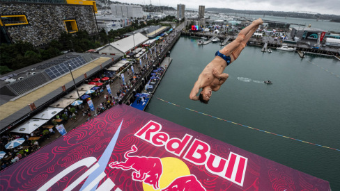 Το Red Bull Cliff Diving και η ψυχολογία του φόβου