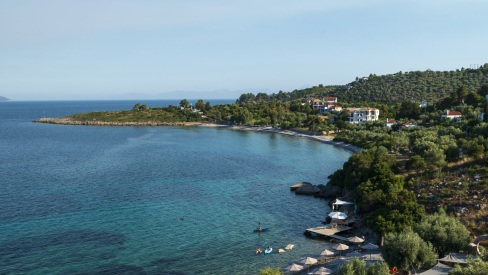 Ενα ελληνικό νησί καταφύγιο χαλάρωσης -Απίστευτες παραλίες, μονοπάτια, καλό φαγητό