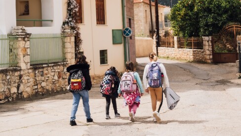 Η δασκάλα που επέστρεψε στο χωριό της -Η νέα ζωή της Ειρήνης σε ένα ήσυχο χωριό της Αρκαδίας