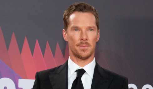 Ο Μπένεντικτ Κάμπερμπατς πρωταγωνιστεί στο θρίλερ Last Flight