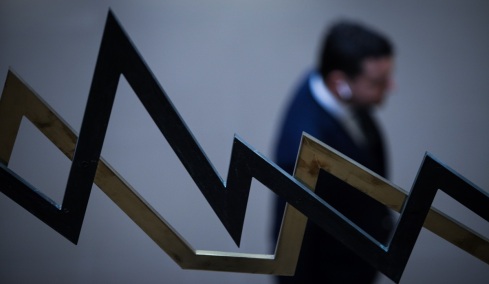 Χρηματιστήριο Αθηνών: Επιλεκτικές τοποθετήσεις στην περιοχή των 2.100 μονάδων