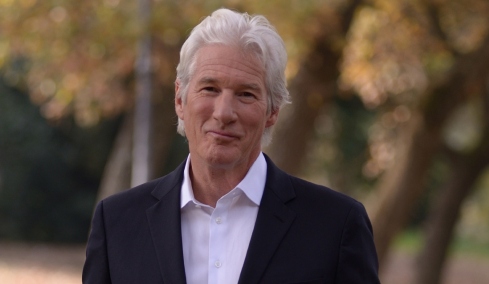 Ρίτσαρντ Γκιρ για το ντοκιμαντέρ «Wisdom of Happiness» αφιερωμένο στον Δαλάι Λάμα: Ποτέ δεν έχω δουλέψει τόσο σκληρά