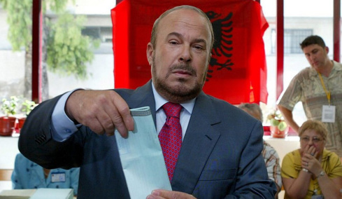 Πέθανε ο πρώην πρωθυπουργός της Αλβανίας Φάτος Νάνο