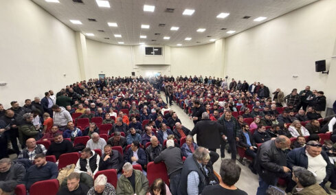 Μπλόκα σε Εθνικές Οδούς από τις 30 Νοεμβρίου και κλείσιμο λιμανιών και τελωνείων αποφάσισαν οι αγρότες