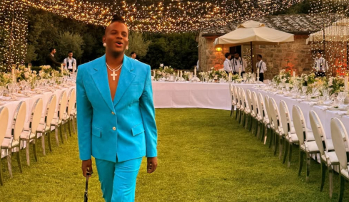 Fancy James: Πρέπει να μάθω ελληνικά για να κοιτάξω για Έλληνες άντρες, είπε ο στιλίστας της Κίμπερλι Γκιλφόιλ