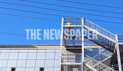 Βόλος: Ηλικιωμένος απειλούσε να πέσει από τον τρίτο όροφο του Γενικού Νοσοκομείου