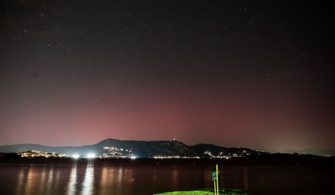 Βόρειο Σέλας και στην Ελλάδα λόγω ισχυρής γεωμαγνητικής καταιγίδας, δείτε εντυπωσιακές εικόνες από Χορτιάτη και Κέρκυρα