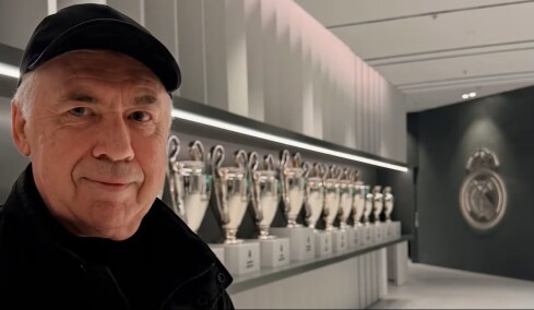 Ο «Μαδριλένος» Αντσελότι επέστρεψε στο Μπερναμπέου και αποθέωσε την Ρεάλ για την εξάρα
