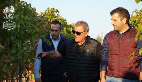 Estates Costa Lazaridi: Οι πρωτοπόροι οινοποιοί που επαναπροσδιορίζουν την καλλιέργεια του αμπελιού 