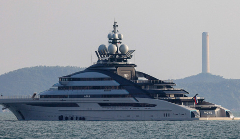 Το σούπερ γιοτ των $500 εκατ. που πέρασε τα Στενά του Ορμούζ: Πώς συνδέεται με τον πλουσιότερο Ρώσο επιχειρηματία