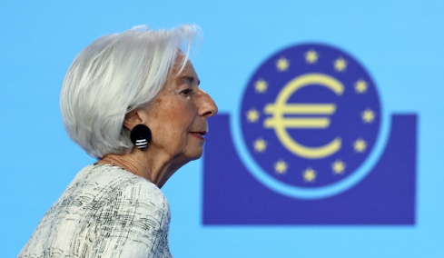 Η Λαγκάρντ προετοίμασε το έδαφος για αύξηση των επιτοκίων της ΕΚΤ τον Ιούνιο